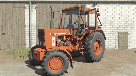 zdjęcie ciągnika MTZ z widocznymi miejscami typowych wycieków