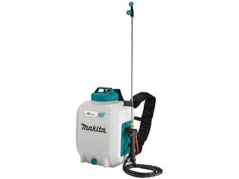 Zdjęcie opryskiwacza plecakowego Makita DUS108Z w użyciu