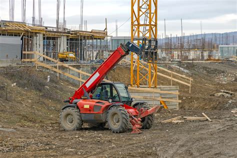 Thematic photo of a telescopic handler working on a construction site