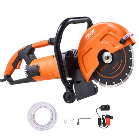 Zestawienie wiertnicy hydraulicznej z pompą wodną do wiercenia na mokro na placu budowy