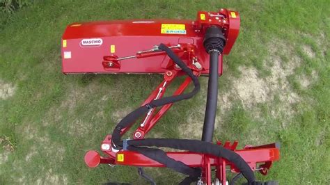 Schematic diagram illustrating the hydraulic sideshift and tilt adjustment mechanism of a Maschio side mulcher.