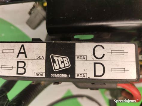 Schemat skrzynki bezpieczników w ładowarce teleskopowej JCB