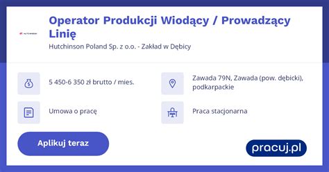 Operator produkcji nadzorujący linię montażową