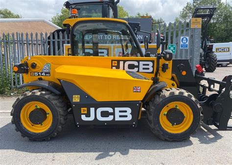 Infografika przedstawiająca wymiary i kluczowe parametry modelu JCB 514-40