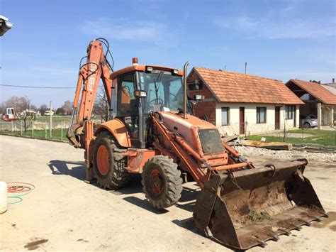 zdjęcie poglądowe koparko-ładowarki New Holland LB 110 / Fiat Hitachi FB 110