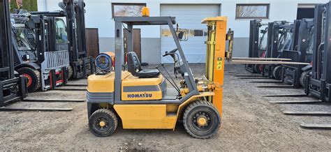 Tematyczne zdjęcie wózka widłowego Komatsu FG25-11