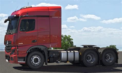 Zdjęcie przedstawiające model Mercedes-Benz Actros w nowoczesnej konfiguracji drogowej