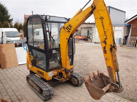 minikoparka JCB 8018 w akcji