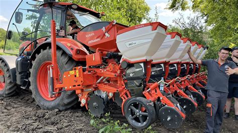 zdjęcie siewnika Kubota PP1450V w akcji