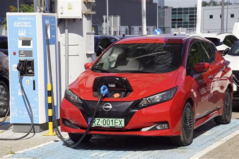 stacja szybkiego ładowania ciągnika elektrycznego Kubota