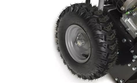 Koła zamiatarki Stiga SWS 800 G z bieżnikiem Snow Hog