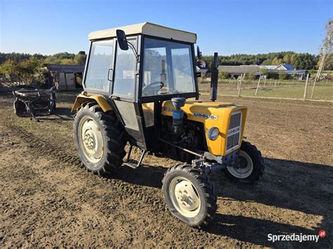Ursus C-330 z obciążnikami i kabiną, zdjęcie