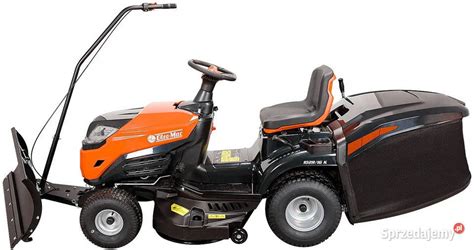 Schemat przedstawiający różne rodzaje uszkodzeń traktorka ogrodowego spowodowane warunkami atmosferycznymi.