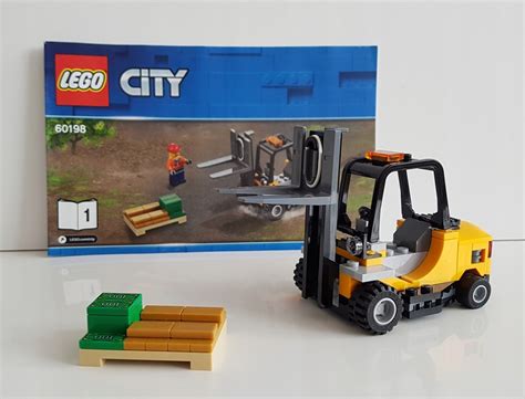Wizualizacja zestawu 2 w 1 LEGO Technic: wózek widłowy i samochód holowniczy