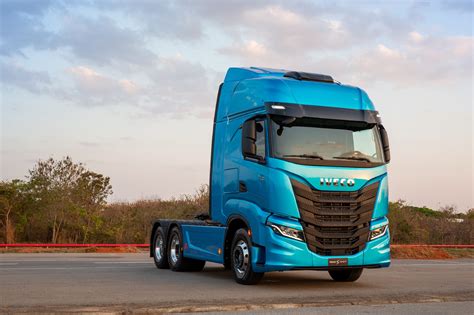zdjęcie Iveco S-Way w trasie