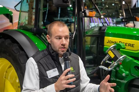 John Deere E-Power elektryczny ciągnik z innowacyjną stylistyką