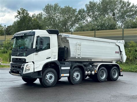 zbliżenie na kabinę wywrotki Volvo FMX