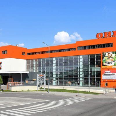 Zdjęcie fasady marketu OBI w Ostrołęce