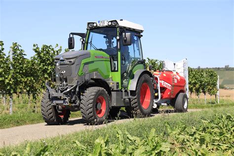 Zdjęcie gniazda ładowania ciągnika Fendt e107 V Vario