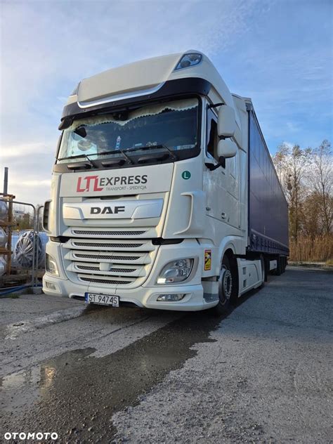 DAF XF106 z reflektorami LED w ruchu