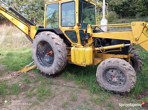 Koparko-ładowarka MTZ Borex w akcji (zdjęcie poglądowe)
