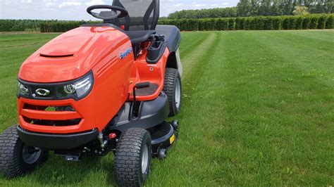 Zdjęcie traktorka Simplicity Regent SRD310 w akcji