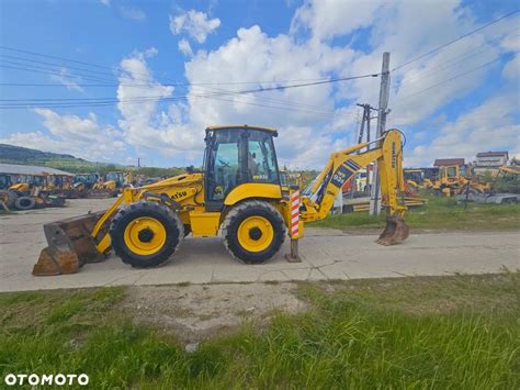 Komatsu WB93S-5 w akcji