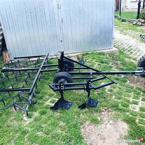 Porównanie narzędzi do przygotowania gleby: pług, kultywator, brony