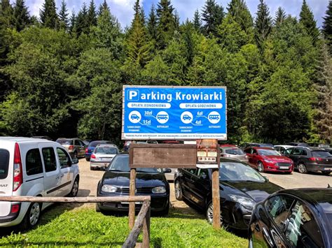 Parking i kasa Babiogórskiego Parku Narodowego na Przełęczy Krowiarki