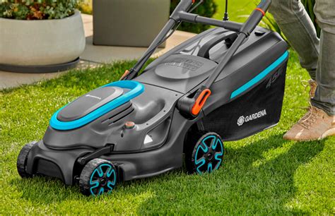 zdjęcie kosiarki elektrycznej Gardena PowerMax 1100/32