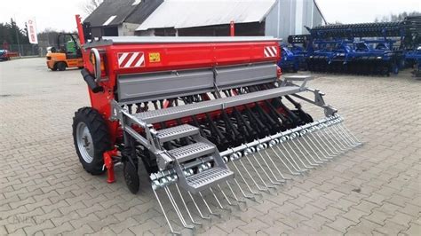 Siewnik zbożowy Tempesa 3003 w akcji