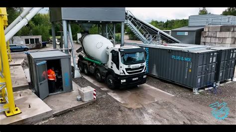 Zdjęcie przedstawiające betoniarnię BETOMEX lub proces produkcji betonu