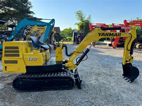 Yanmar YB10 w akcji na placu budowy