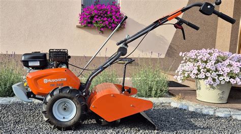 Glebogryzarka Husqvarna w akcji na polu