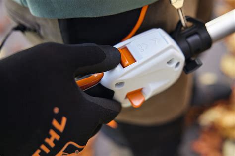 Ilustracja działania systemu antywibracyjnego STIHL