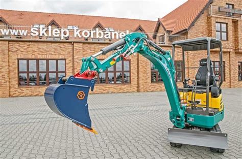 Porównanie różnych modeli mini koparek JCB