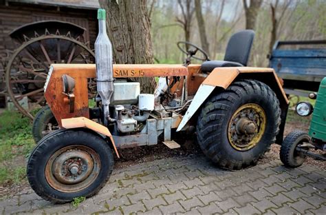 Zdjęcie ciągnika SAM S-15 z Zakładu Mechanizacji Rolnictwa Władysława Pabijana w Wieliczce, z kolekcji Muzeum Motoryzacji w Nieborowie