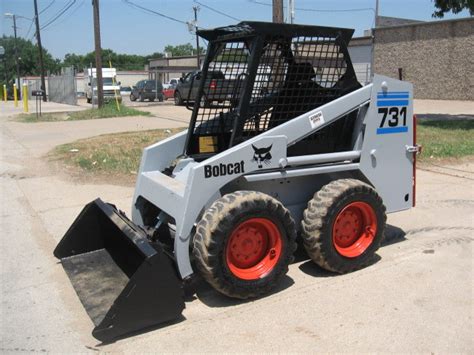 Thematic photo of Bobcat 731 skid steer loader at work