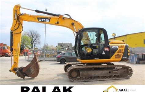 JCB JS 330 LC koparka gąsienicowa, zdjęcie maszyny w akcji