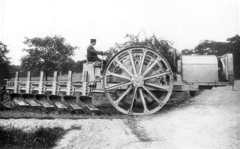 Historyczna ewolucja maszyn rolniczych z Grudziądza - od pługów konnych do nowoczesnych agregatów uprawowo-siewnych