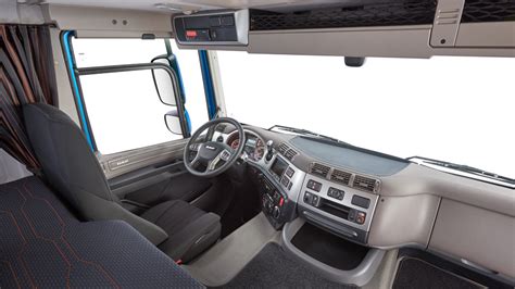 Wnętrze kabiny DAF Space Cab, podkreślające komfort i ergonomię