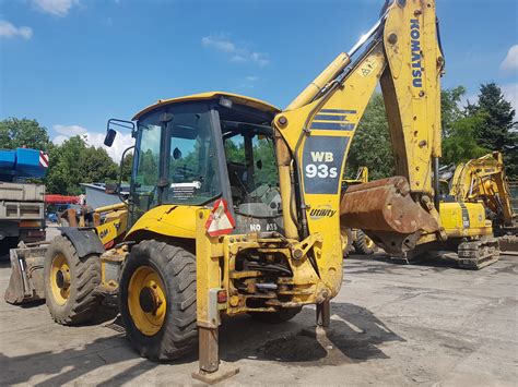 schemat układu hydraulicznego koparko-ładowarki Komatsu WB93S z zaznaczonym filtrem oleju