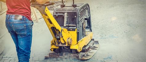 Zdjęcie szczegółowe ergonomicznego uchwytu sterującego zagęszczarki