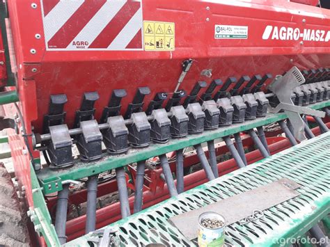 zdjęcie dźwigni zastawki dolnej w siewniku Fiona