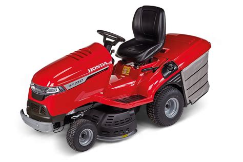 Traktor ogrodowy Honda HF 2622 HME w akcji