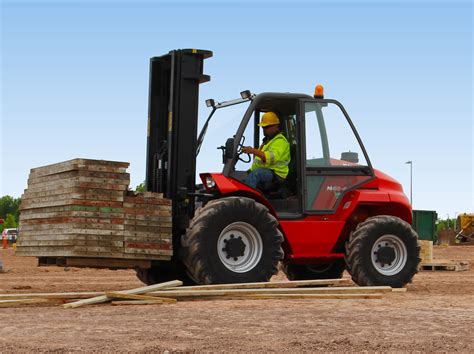 Thematic photo of a GPW terrain forklift working in an industrial environment