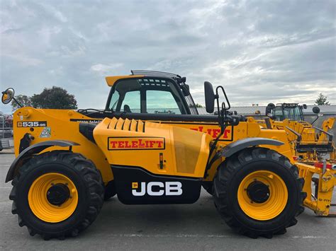 Infographic comparing different JCB 535-95 modifications