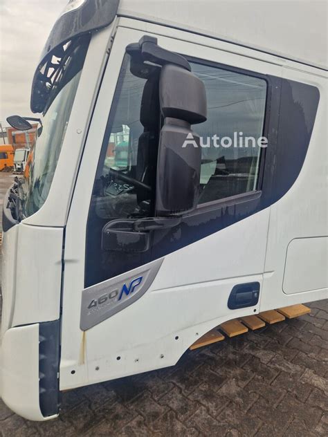Thematyczne zdjęcie ciągnika siodłowego Iveco Stralis AS 440S50T P w trasie
