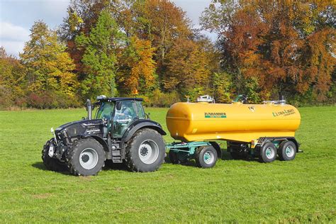 Thematic photo of a Zunhammer slurry tanker working on a field