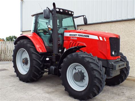 Widok kabiny operatora Massey Ferguson 6499 z panelem sterowania